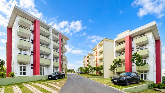 Apartment buildings and landscaped driveway at Prime Residencies, Kiribathgoda